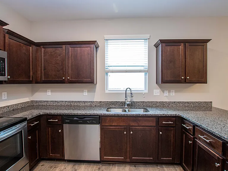 535 Calen Ln — Photo 4