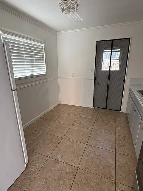 2 bed, 900 sqft, $2,700 — Photo 2