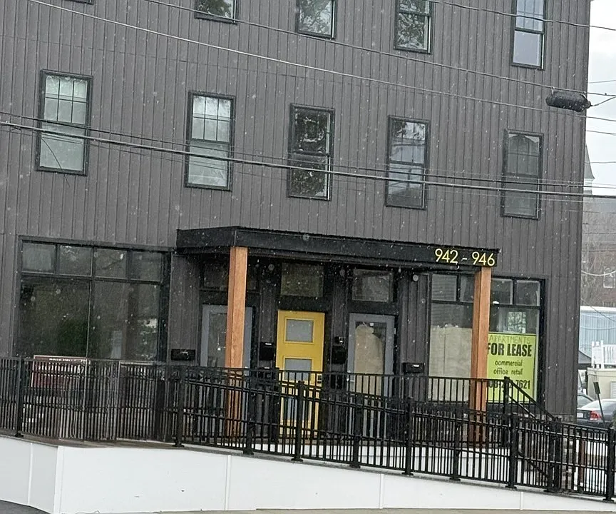 944 East St #3