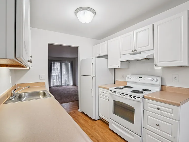 Brookwood Apartments — Photo 5
