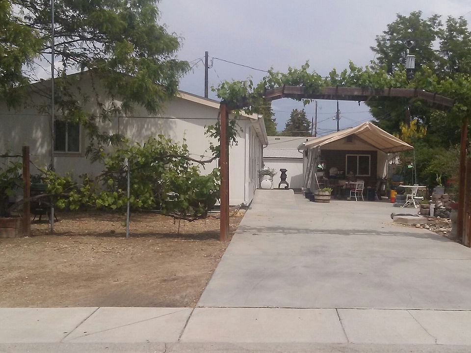 Entry, street view