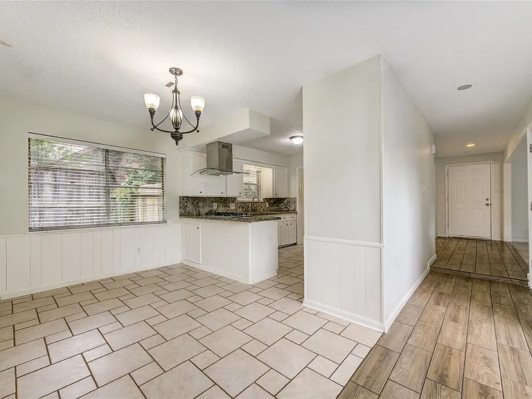 8107 Durklyn Ln — Photo 11