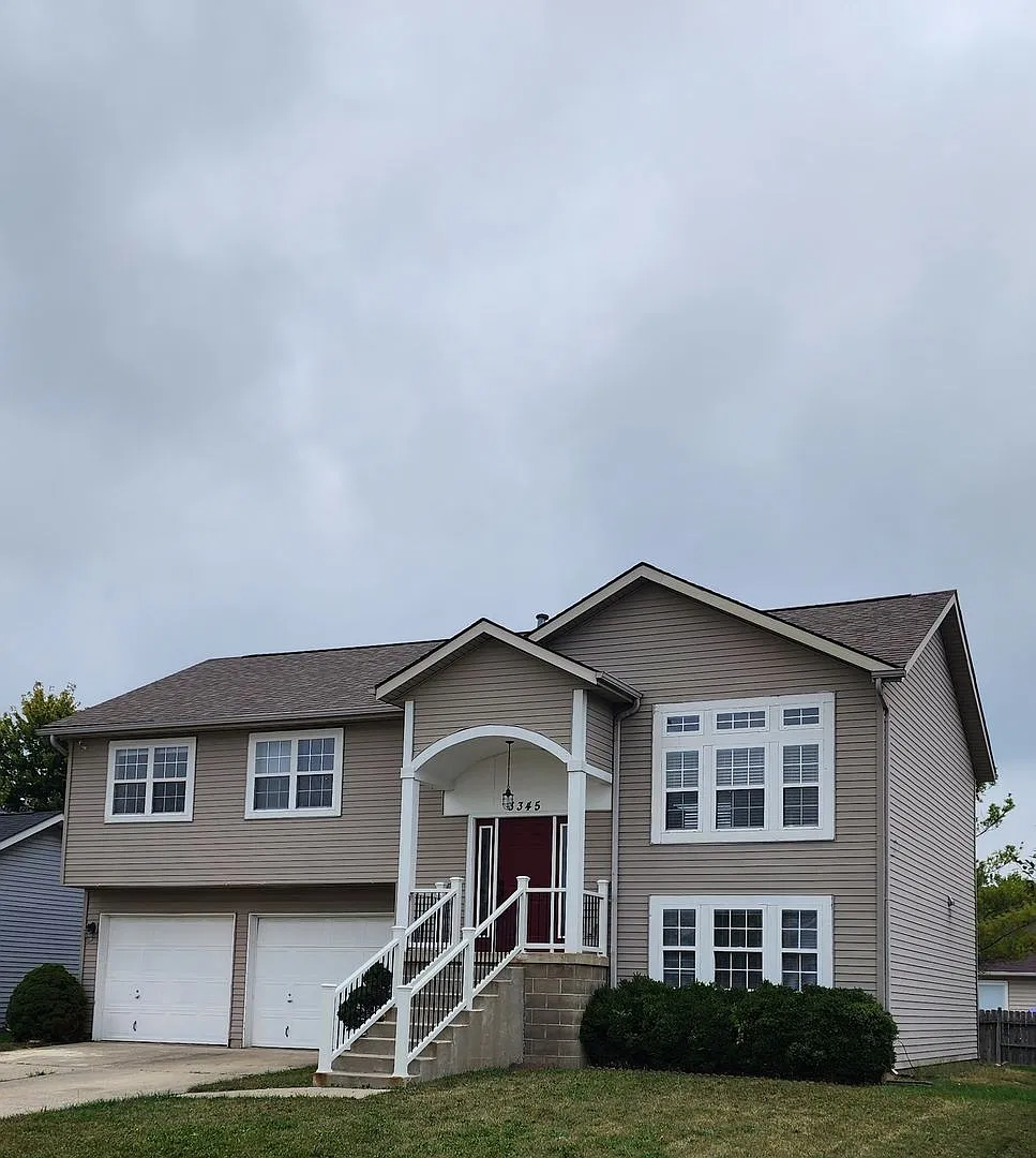Spacious 4-Bed 2.5-Bath Home with 2-Car Garage! — Photo 1