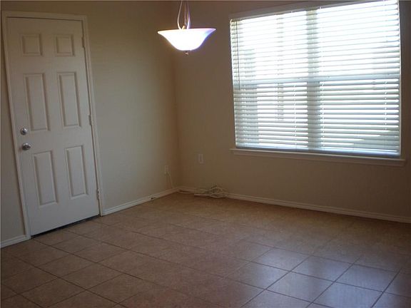5th image of 3714 Clubview Dr