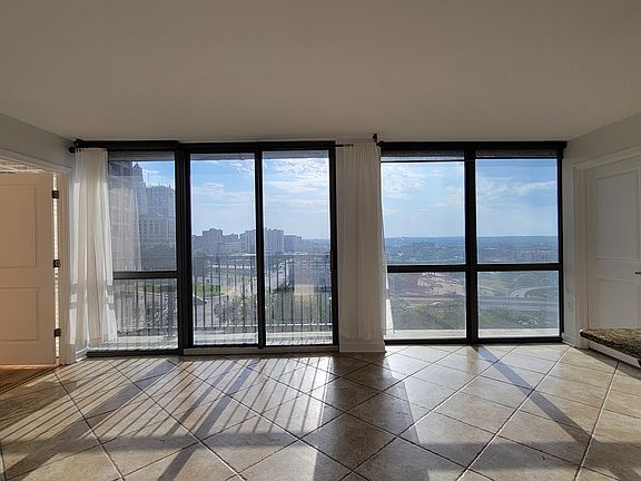 5th image of 600 E Admiral Blvd #1003