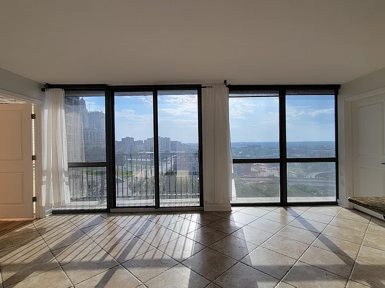 600 E Admiral Blvd #1003 — Photo 5