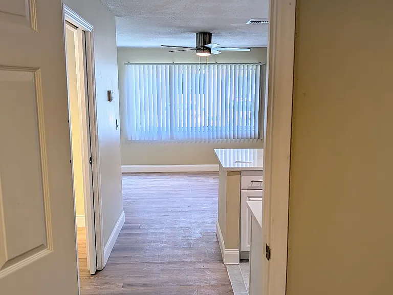 1693 2nd Ave N #4 — Photo 9