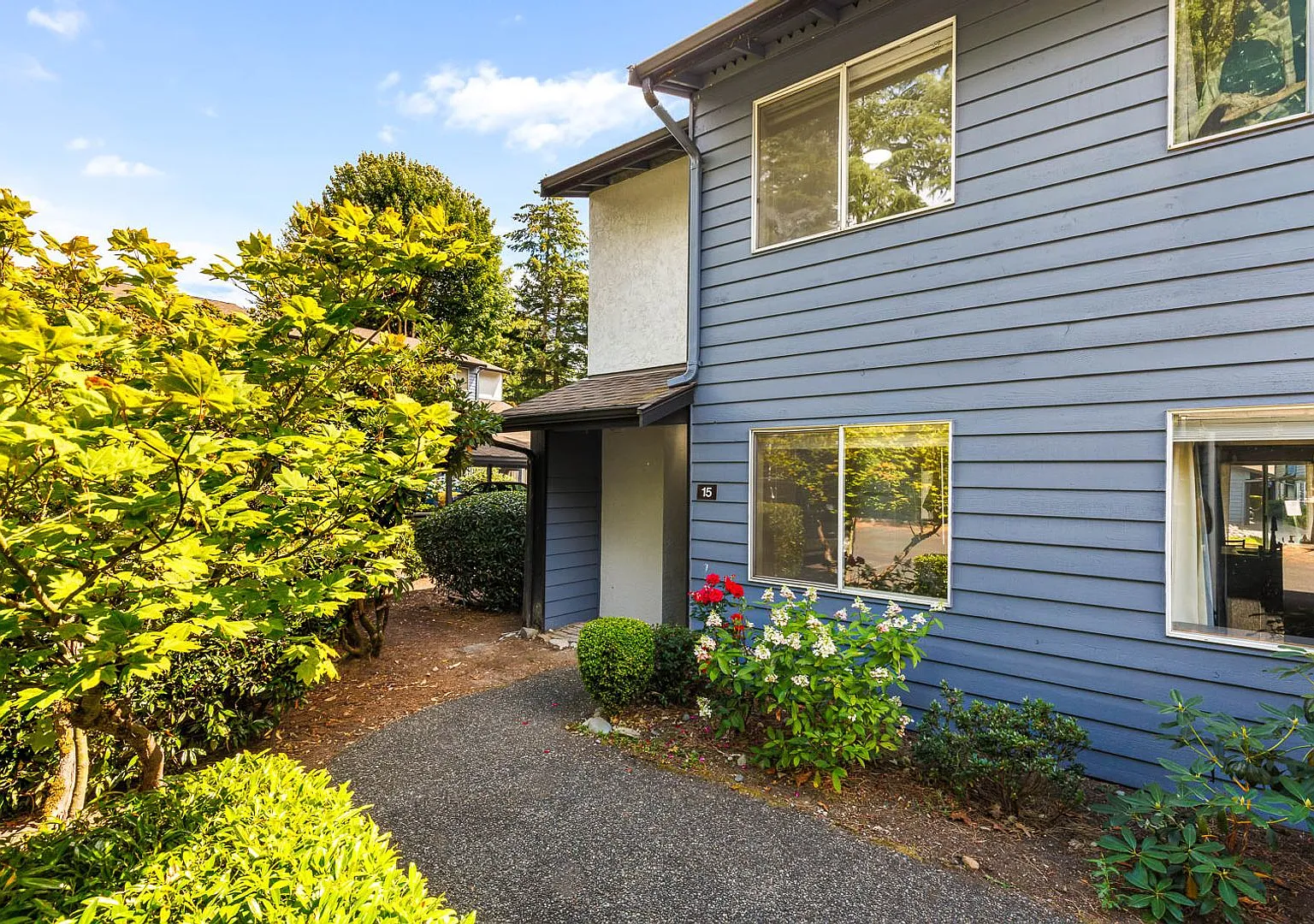 End-Unit Townhome in the Heart of Downtown Issaquah — Photo 1