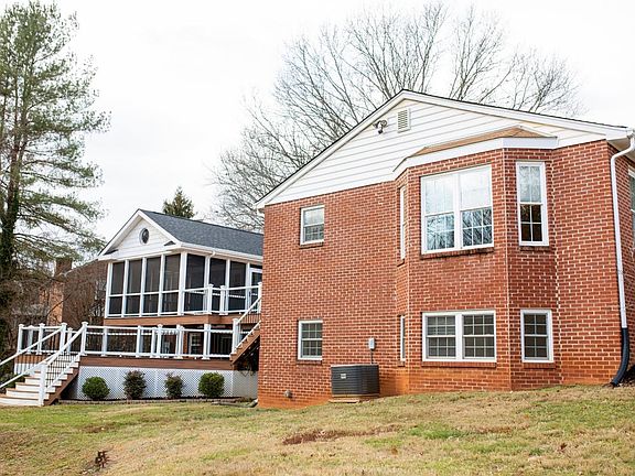 4th image of 236 Poplar Forest Dr