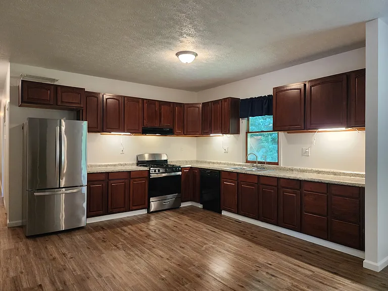 412 Patterson Ave — Photo 7