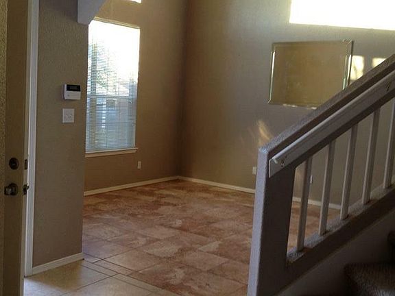 Main Entrance 
Dining room