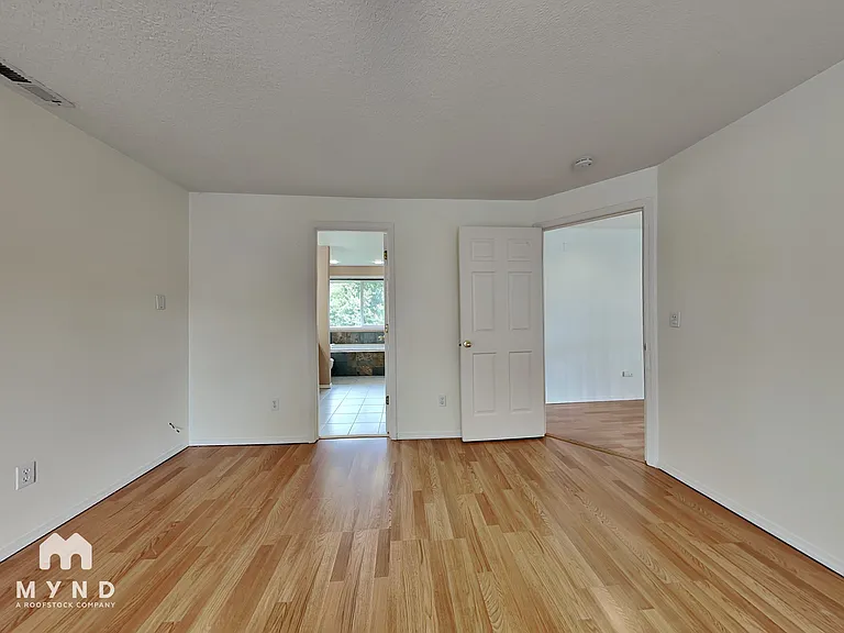 812 NW 143rd St — Photo 9