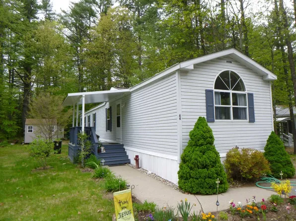 64 Maple Dr, Gorham, ME 04038