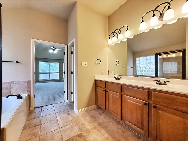 2506 Mancuso Bnd — Photo 24