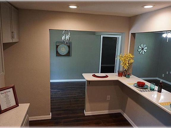 3rd image of 2822 Materhorn Dr