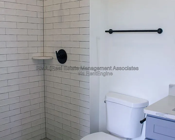 4 Zebulon St #2G — Photo 9