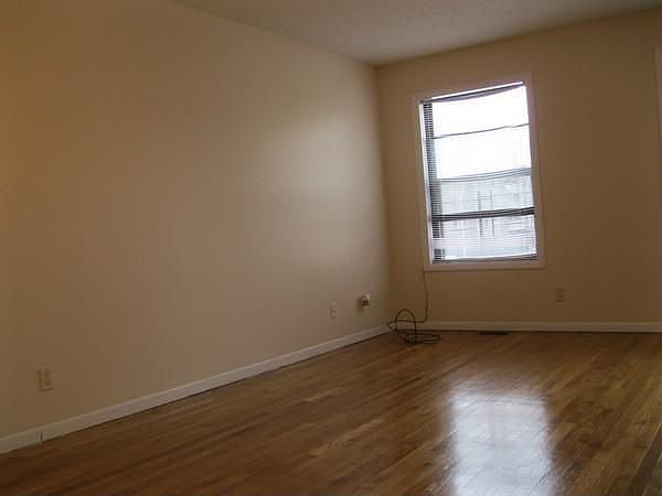 1st image of 227 Tompkins Ave #2