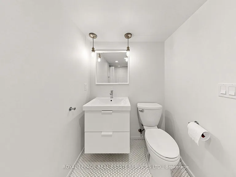 255 Oakwood Cres — Photo 37