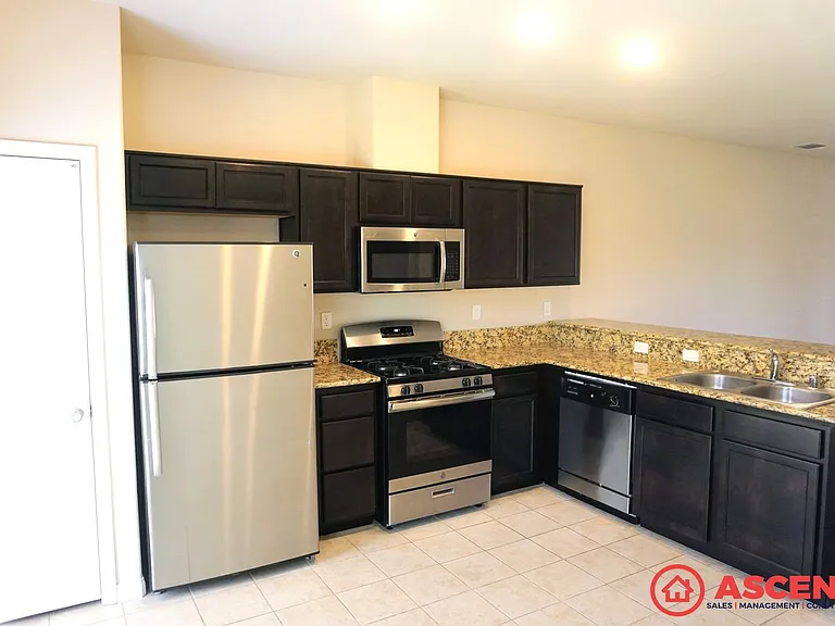 5511 Beacon Ridge Ct — Photo 5