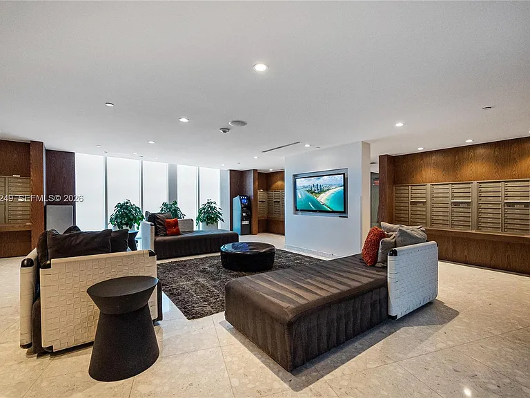 2020 N Bayshore Dr #3904 — Photo 36