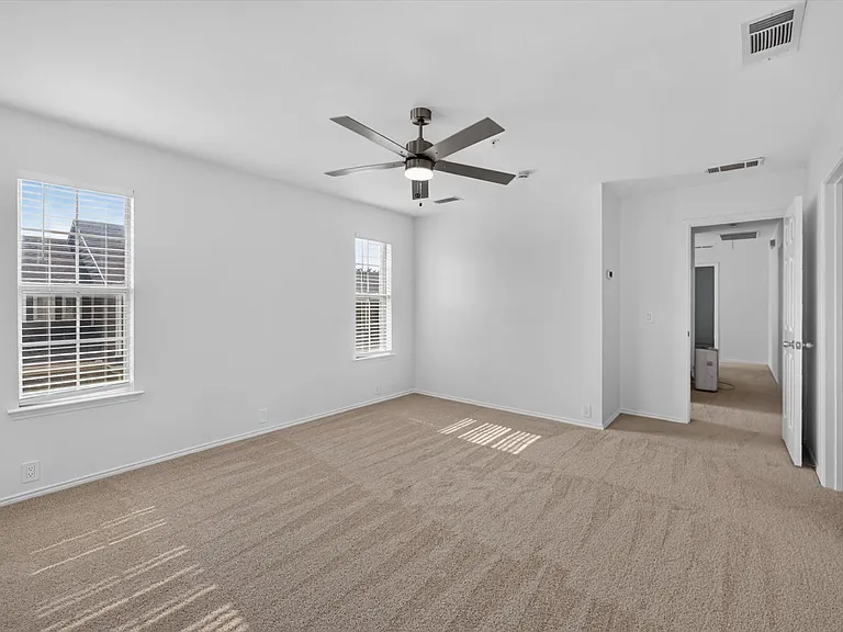 2201 Stoneleigh Pl — Photo 15