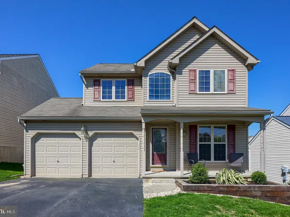 820 Thomas Armor Dr, Windsor, PA 17366