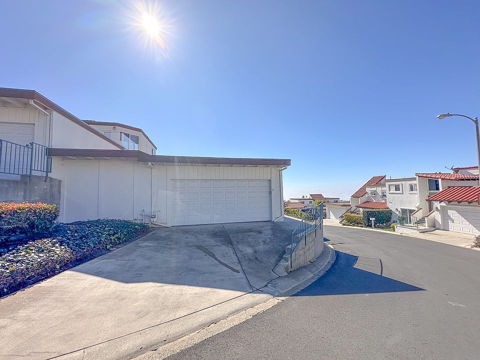 1st image of 857 Calle Pluma