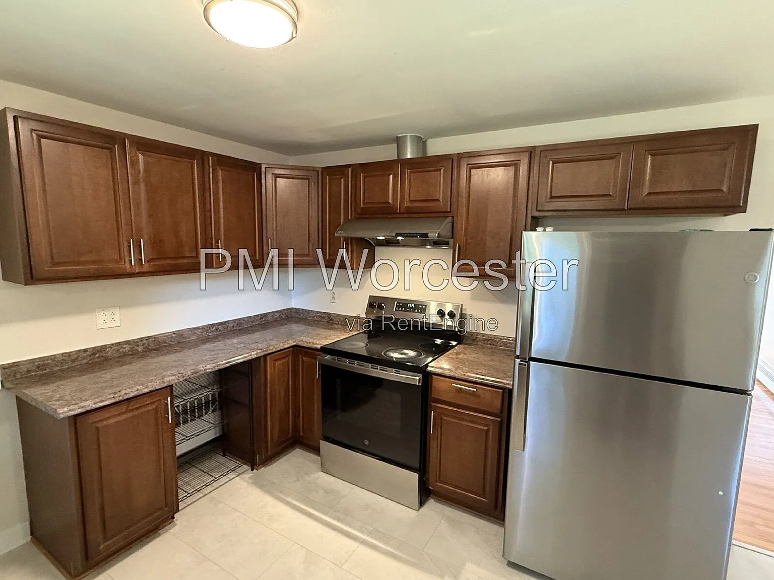 3 bed, 2.0 bath, 1127 sqft, $2,990 — Photo 4
