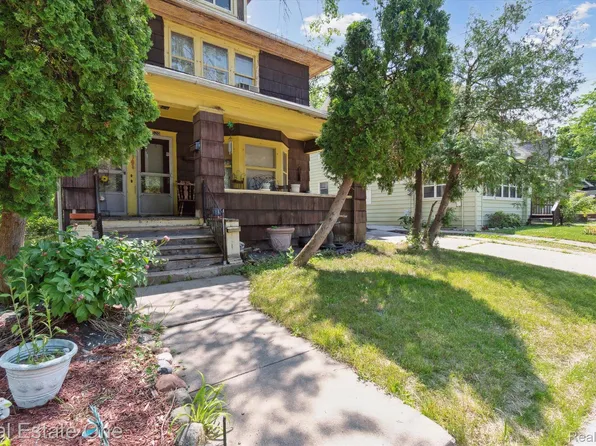 520 Leitram St, Lansing, MI 48915