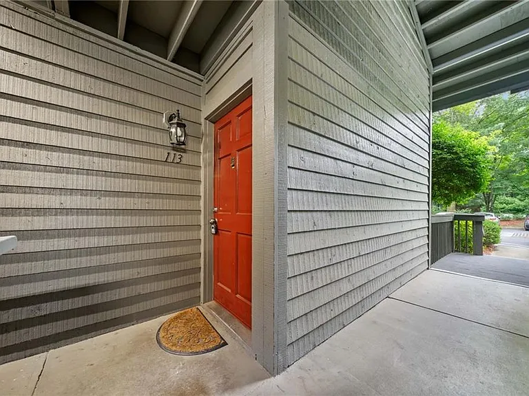 113 Tuxworth Cir — Photo 5