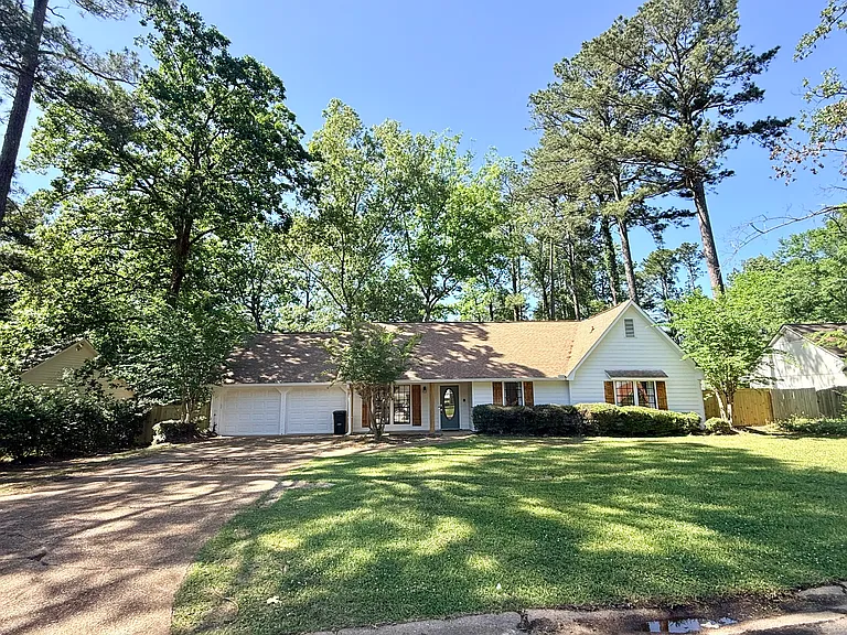 114 Redbud Trl — Photo 2
