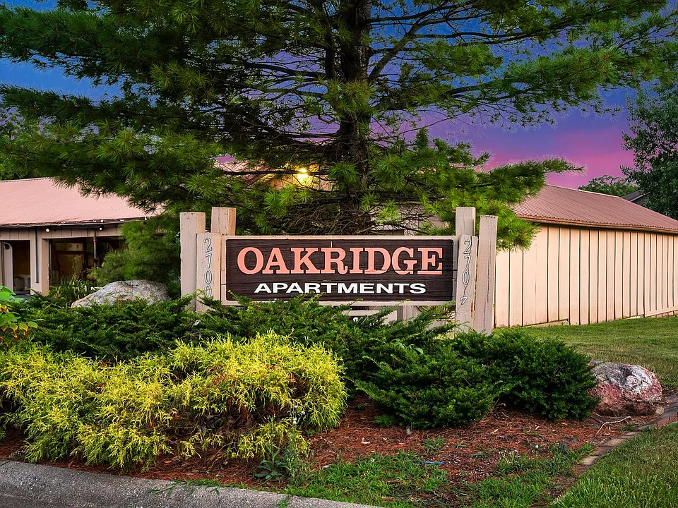 Oakridge Apartments
