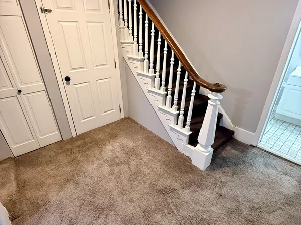 429 Collins Ave APT 2, Cincinnati, OH 45206