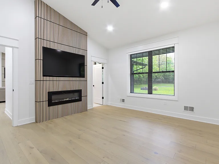 130 McKinley Dr — Photo 28