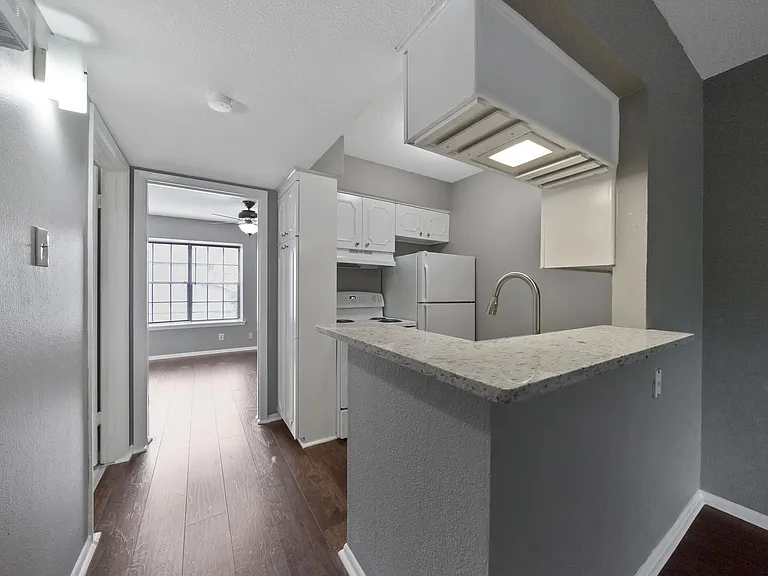 1045 Shook Ave #134 — Photo 8