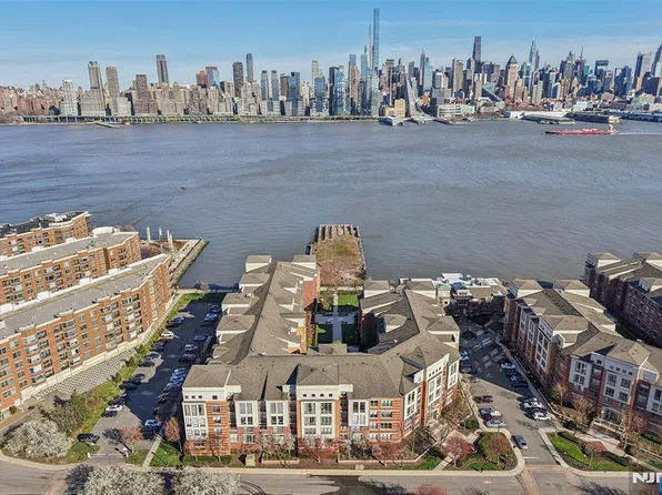 24 Avenue At Port Imperial APT 421, West New York, NJ 07093