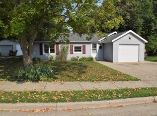 179 S Center St, Lowell, MI 49331