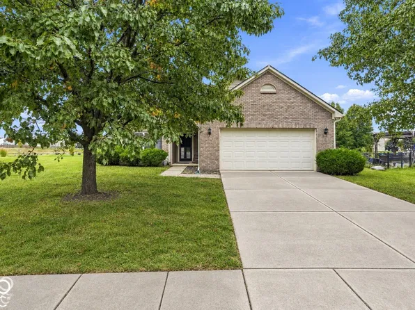 2349 Cole Wood Cir, Indianapolis, IN 46239