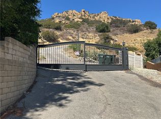 8 Thompson Ave, Chatsworth, CA 91311