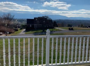 606 Sweetbriar Ln, Greeneville, TN 37743