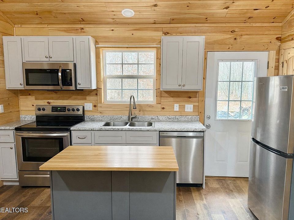 2nd image of 118 Murray Ln
