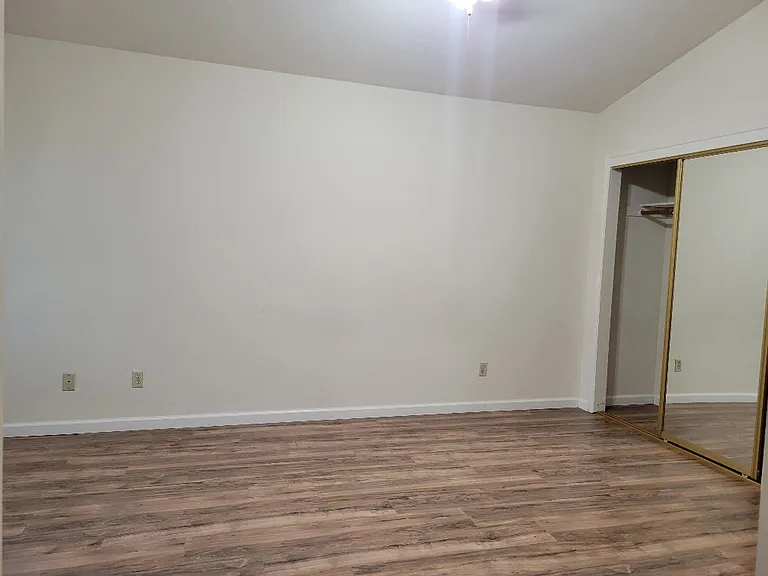 1812 College Greens Dr — Photo 5