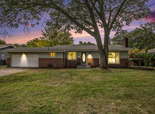 2115 Garland Dr, Norton Shores, MI