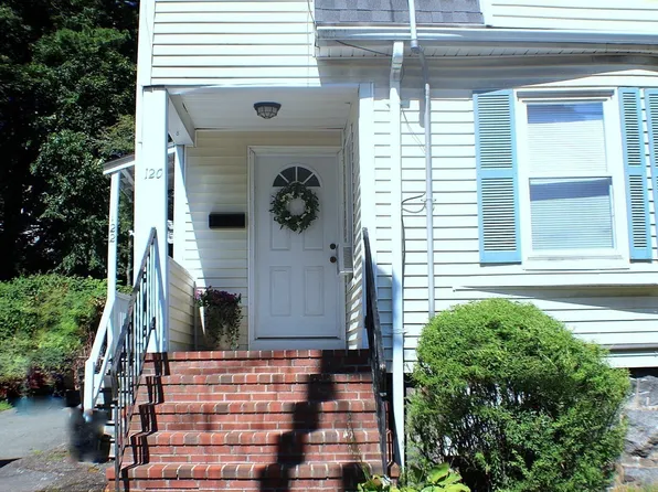 120 Glendale Rd #1, Quincy, MA 02169