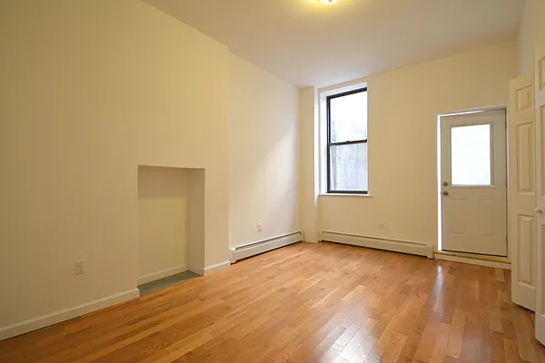 Rented by Bold New York | media 5