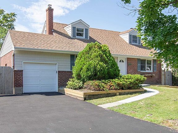 2nd image of 82 Elberta Dr