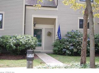 86 Sandy Point Rd, Old Saybrook, CT 06475