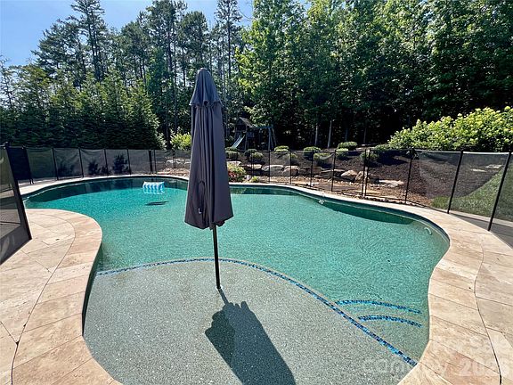 2nd image of 1906 Pensco Pond Ct