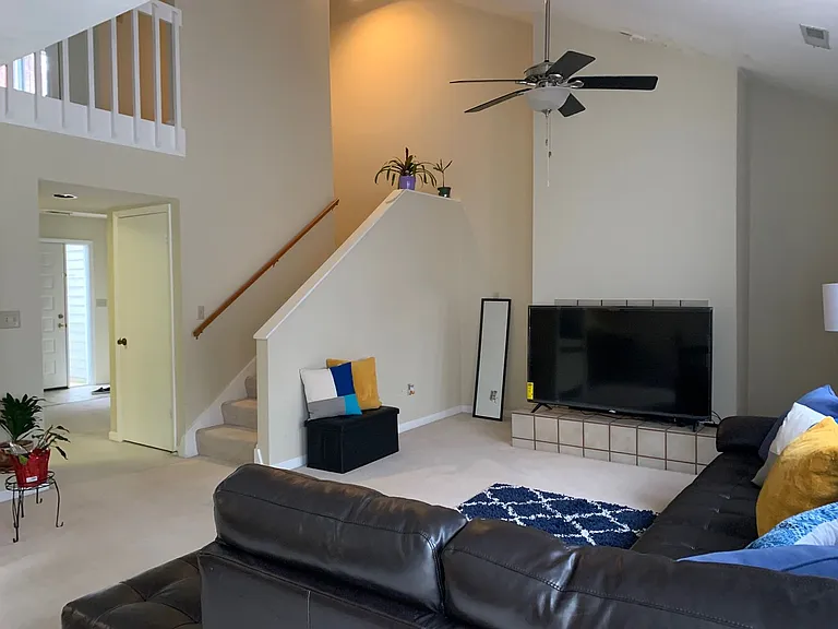 219 Woods Edge Ct — Photo 8