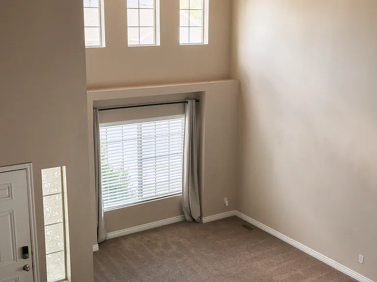 822 S Saratoga Dr — Photo 4